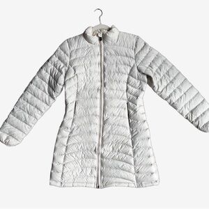 Patagonia Women's White Quilted Puffer Jacket